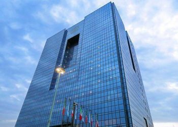 دست پر بانک مرکزی با افزایش دو برابری ارز مسافرتی