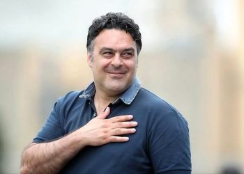 حجازی مجوز نشستن روی نیمکت استقلال را ندارد