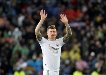 شوک به کهکشانی‌ها: کروس خداحافظی کرد